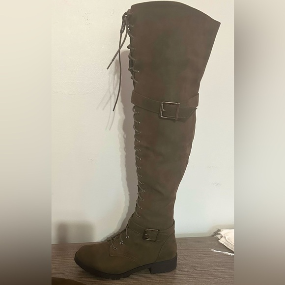 ShoeDazzle Women’s Piper Thigh-High Lace-Up Combat Boots. Size 7.5. NWT! - Picture 5 of 10